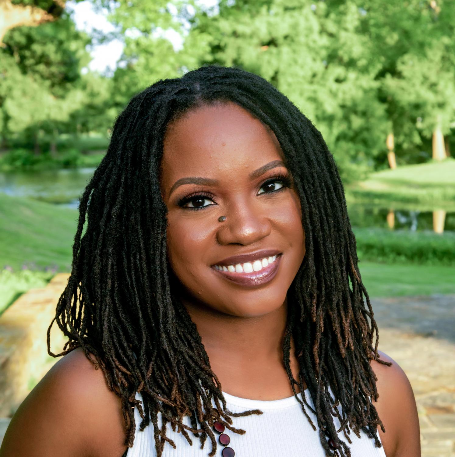 Headshot of Rose Archer